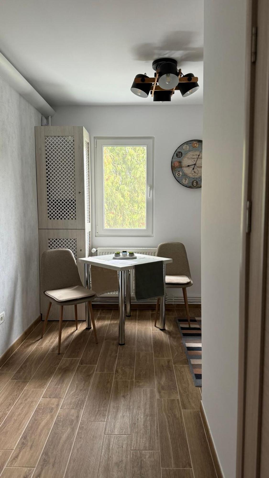 Xili'S Relax And Chill Apartment, Netflix, Peaceful Location In Braşov Eksteriør bilde